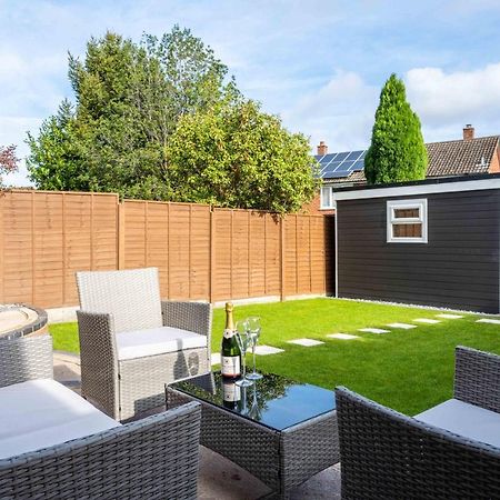 The Oaklands: Luxury 6-Bed Near Birmingham Attractions Villa Solihull Exterior photo
