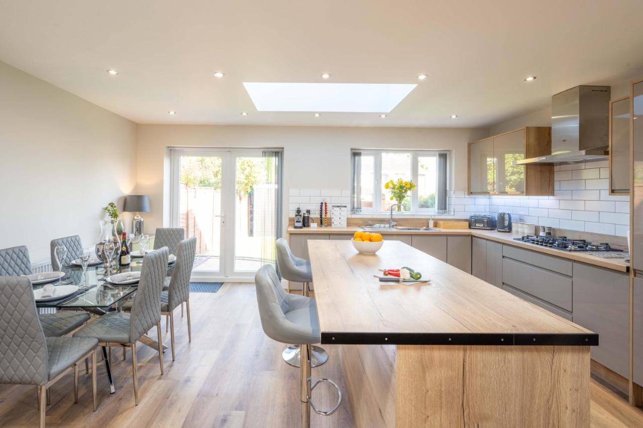 The Oaklands: Luxury 6-Bed Near Birmingham Attractions Villa Solihull Exterior photo