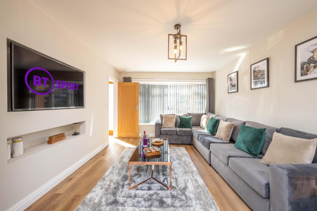 The Oaklands: Luxury 6-Bed Near Birmingham Attractions Villa Solihull Exterior photo