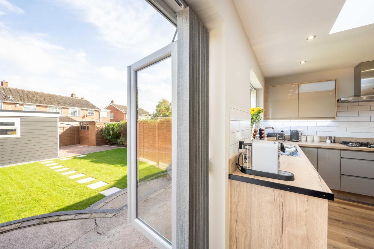 The Oaklands: Luxury 6-Bed Near Birmingham Attractions Villa Solihull Exterior photo