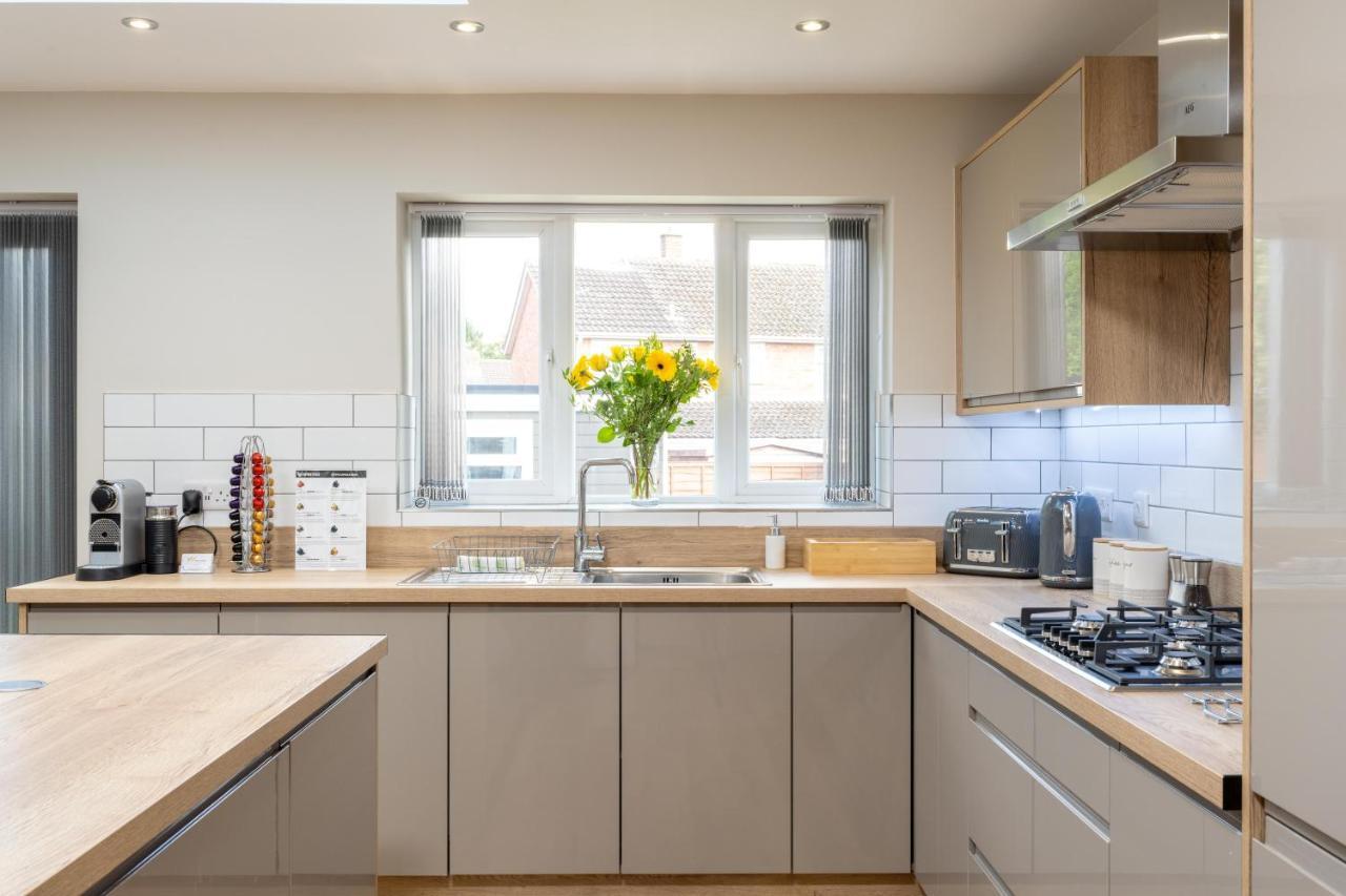 The Oaklands: Luxury 6-Bed Near Birmingham Attractions Villa Solihull Exterior photo